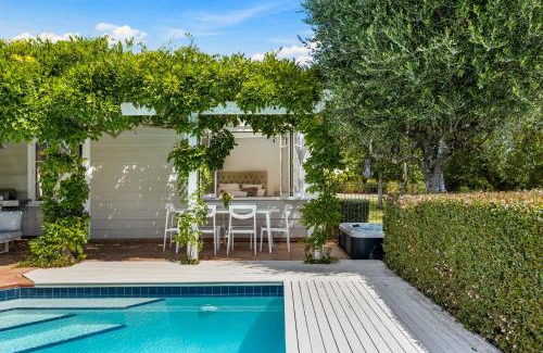 Riverhead House | Riverview Retreat