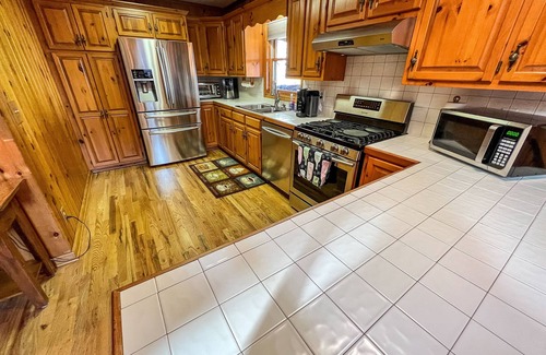 Grassy Creek Cabin | RiverView Ridge: 5 BR, 3 BA Cabin/Bungalow in Piney Creek, Sleeps 10