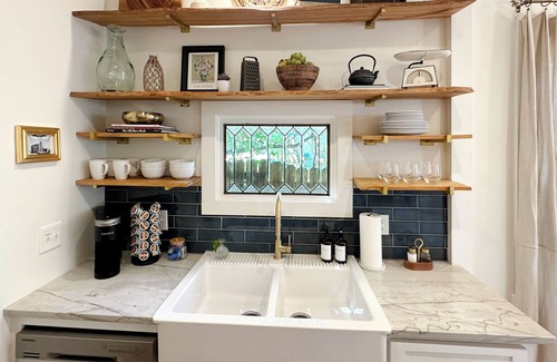 Columbus House | Riverwalk Mill Cottage - Southern Charm Stay