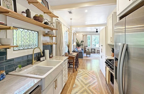 Columbus House | Riverwalk Mill Cottage - Southern Charm Stay