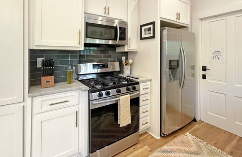Columbus House | Riverwalk Mill Cottage - Southern Charm Stay