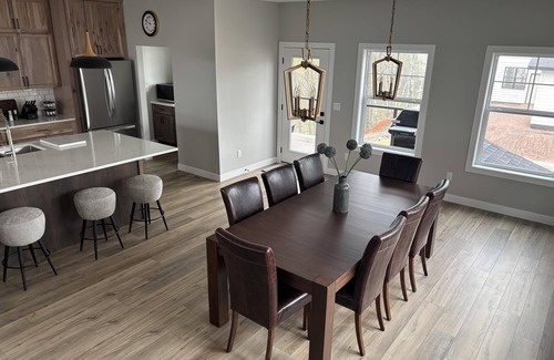 Duluth House | RiverWest at Spirit Mountain Oasis-Base Spirit Mtn-Brand New- Sauna-20% off Bike Rentals