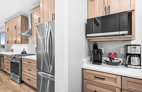 Duluth House | RiverWest "Stones Throw" Chalet - Brand New - Sauna