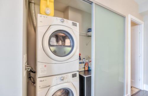 Toronto Entertainment District Apartment | Rivetstays - The Atmos I