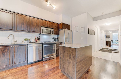 Downtown Toronto Apartment | RivetStays - The Maple