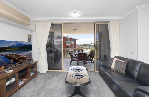 Port Macquarie Apartment | Riviera 203
