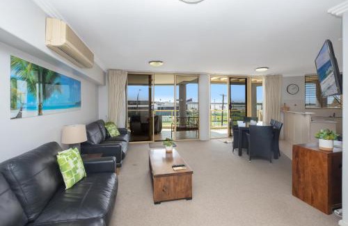 Port Macquarie Apartment | Riviera 306