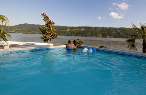 Eselnita House | Riviera 990 - Resort & Restaurant