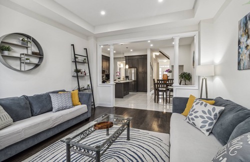 Richmond Hill House | Riviera Charm