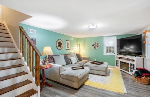 Kankakee Cabin | RIVIERA》Intimate, Adventurous, Comfy