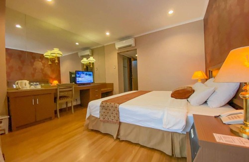 Laweyan Hotel | Riyadi Palace Hotel
