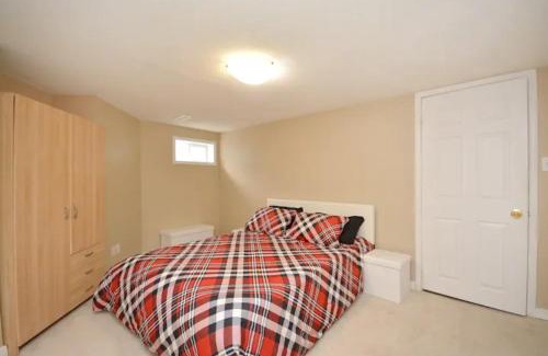 East Credit House | Riz Khan Peaceful Mississauga Home