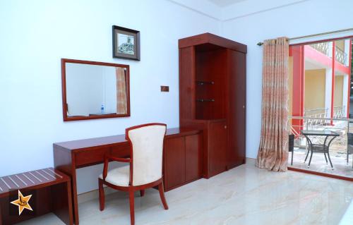 Kilinochchi Hotel | RJ Mahaal Hotel