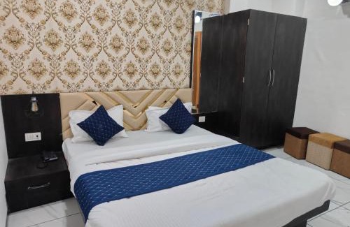 Dewas Hotel | RK Hotel & Restaurant