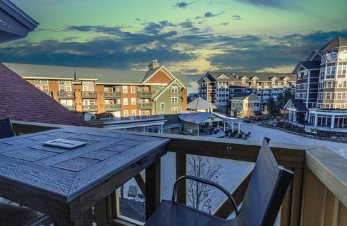 Snowshoe Condo | RL 419 - Enjoy summer in this newly renovated beauty. Awesome Village views!