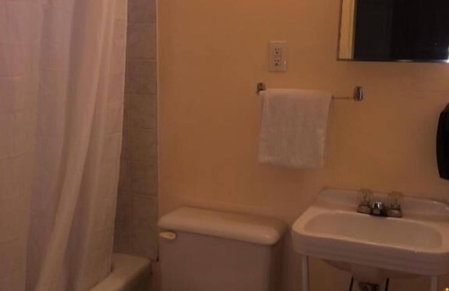 Merritt Hotel | Road Runner Motel