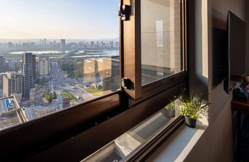 Zhongzheng House | Roaders Plus Hotel Taipei Station