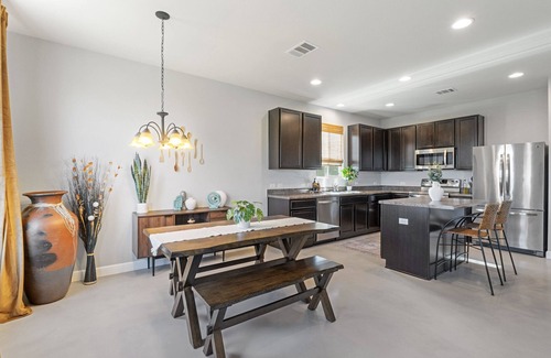 Imperial Valley House | Roadmap Lodging: 3/2 East ATX, Private, Pet Friendly, Fenced Backyard