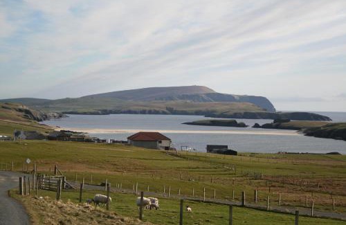 Sandwick House | Roadside Cottage