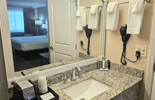 Downtown Zephyrhills Hotel | Roadstar Hotel Zephyrhills