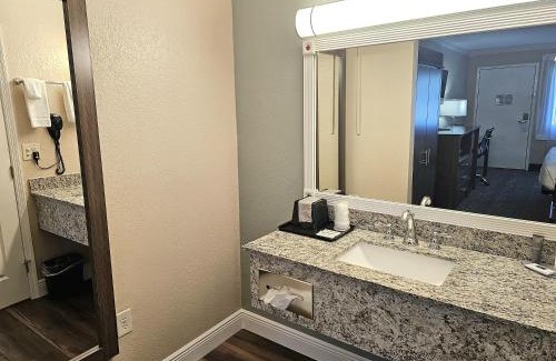 Downtown Zephyrhills Hotel | Roadstar Hotel Zephyrhills