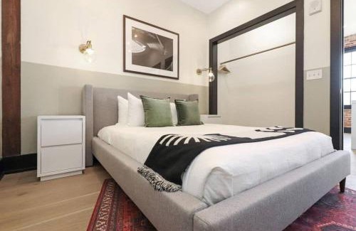 Arts/Warehouse District House | Roami at The Lola Near Bourbon St 3BR #59