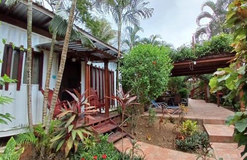 Sandy Bay Hostel | Roatan Backpackers' Hostel