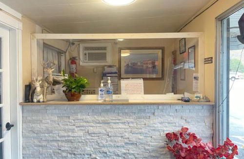 Cache Creek Hotel | Robbie's Motel
