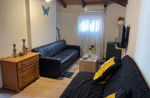 Novigrad Apartment | Robbin met Airco Wifi en Zwembad