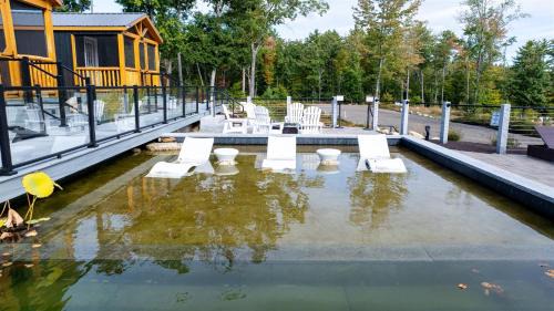 North Sebago Villa | ROBIN LIMIT 3 cabin