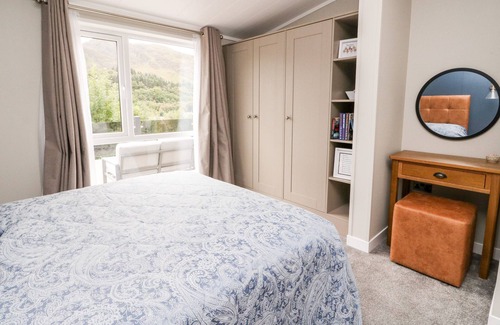 St Fillans Cottage | ROBIN LODGE, family friendly, with a garden in St Fillans