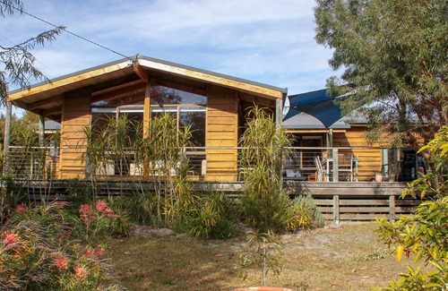 Binalong Bay House | ROBINS NEST Cosy Beachhouse at Binalong Bay