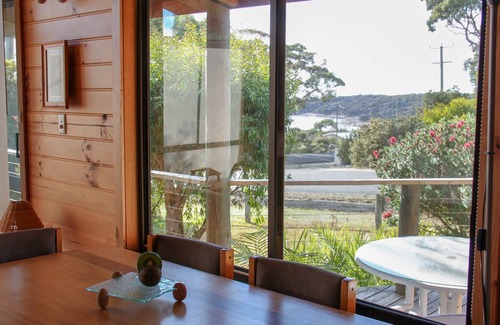 Binalong Bay House | ROBINS NEST Cosy Beachhouse at Binalong Bay