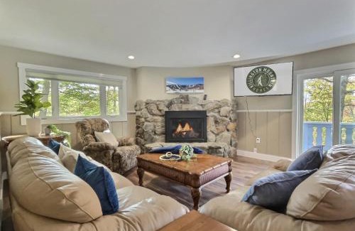 Killington Apartment | Robins Nest Pool Gym Fireplace Near the AT