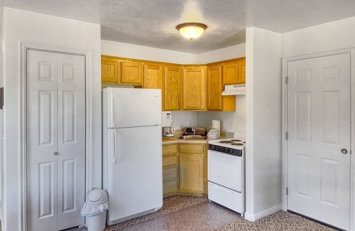 Mammoth Creek House | Robins Roost (A) - Beautiful setting and central to the national parks