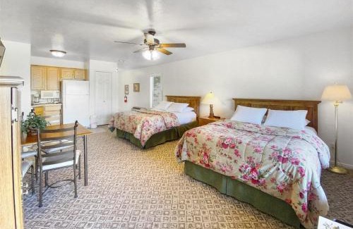 Mammoth Creek House | Robins Roost B