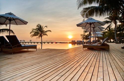 Orivaru Resort | ROBINSON NOONU - All Inclusive