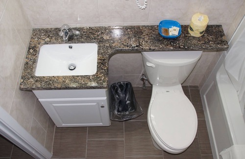 Otonabee-South Monaghan Hotel | Robyn's Motel