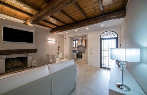 Tavarnuzze Apartment | Rocca Palazzaccio