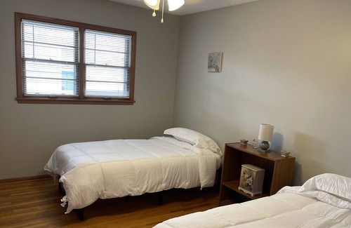 Robbinsdale House | Rochelle Manor- near parks, restaurants & hospital