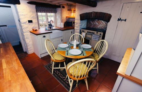 Chipping Norton Villa | Rock cottage
