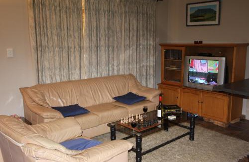 De Deur Apartment | Rock Cottage Golfview Lodge