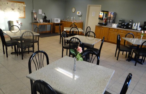 Sabetha Hotel | Rock Creek Hotel