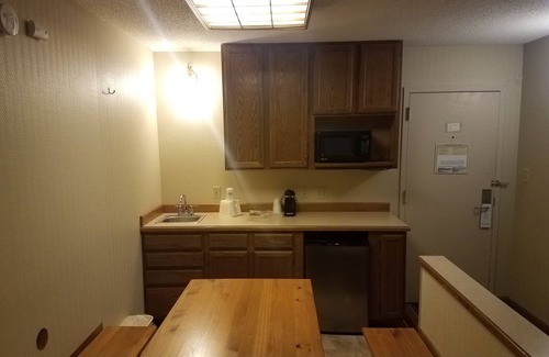 Marshalltown Hotel | Rock Island Inn & Suites Marshalltown