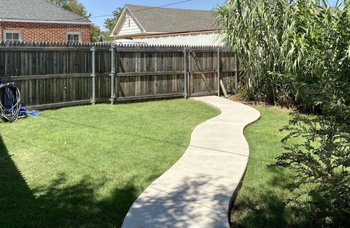 Amarillo Apartment | Rock Island Rail House.🐾 Dog friendly, Private 6ft. Fenced Yard