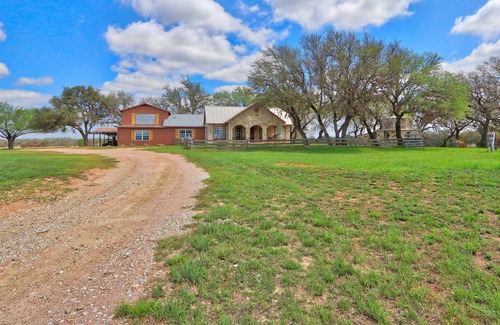 Johnson City House | Rock-N-Horse Ranch in the Texas Hill Country!