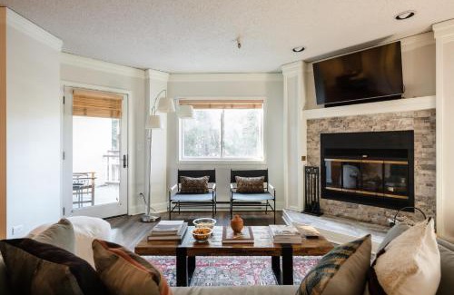 Peak 9 House | Rocker by AvantStay Gorgeous Ski-In Ski-Out Cabin in Heart of Breck