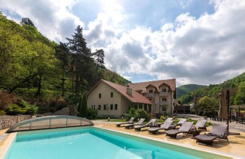 Sasca Montana Hotel | Rocker's Inn