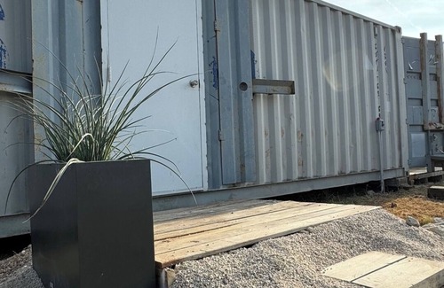 Round Top Apartment | Rockin' 40' Container