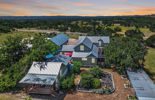 Dripping Springs Cottage | Rockin Boots at the Swing on Inn
